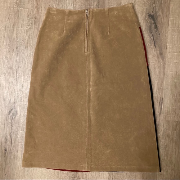Suede skirt - Picture 2 of 3
